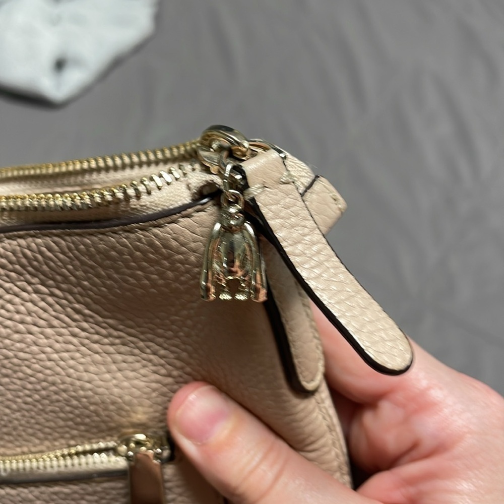 Kate Spade Cream Leather Crossbody with Front Pocket Adjustable Strap Flawed - Picture 12 of 15